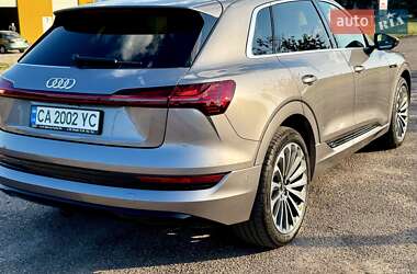 Внедорожник / Кроссовер Audi e-tron 2021 в 
