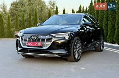 Внедорожник / Кроссовер Audi e-tron 2022 в 