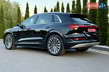 Внедорожник / Кроссовер Audi e-tron 2022 в 