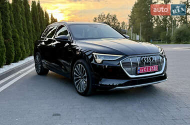 Внедорожник / Кроссовер Audi e-tron 2022 в 