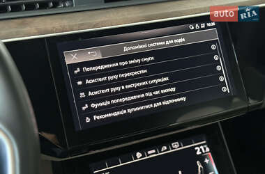 Внедорожник / Кроссовер Audi e-tron 2022 в 