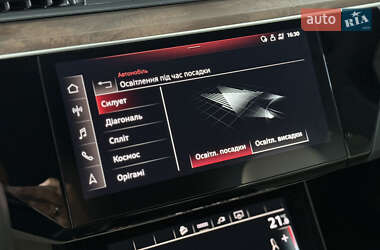 Внедорожник / Кроссовер Audi e-tron 2022 в 