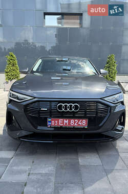 Внедорожник / Кроссовер Audi e-tron 2020 в 