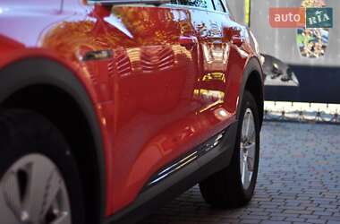 Позашляховик / Кросовер Audi e-tron 2021 в 