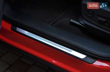 Позашляховик / Кросовер Audi e-tron 2021 в 