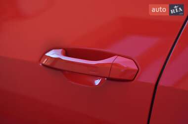 Позашляховик / Кросовер Audi e-tron 2021 в 