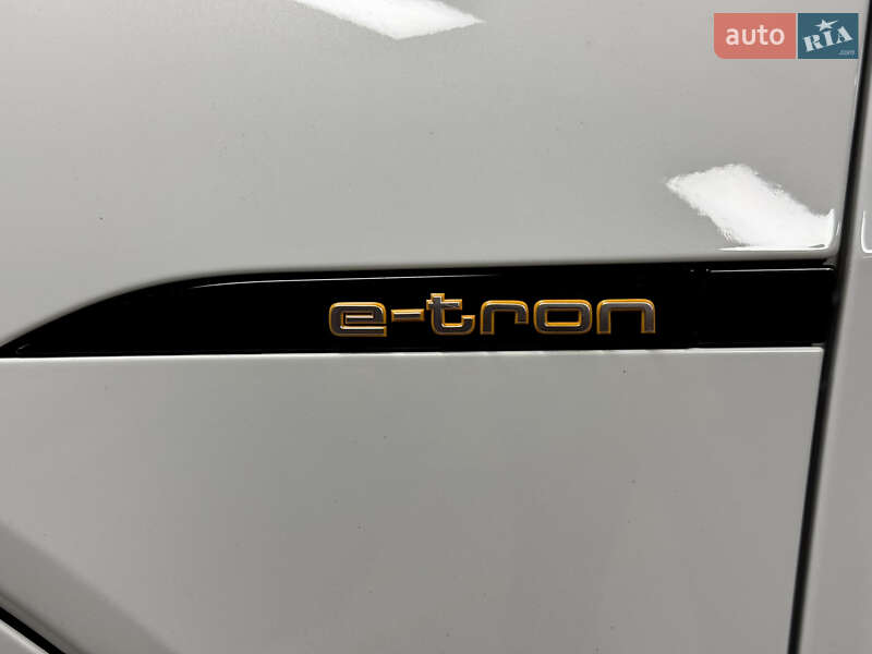 Внедорожник / Кроссовер Audi e-tron 2019 в Киеве