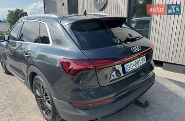 Внедорожник / Кроссовер Audi e-tron 2019 в 