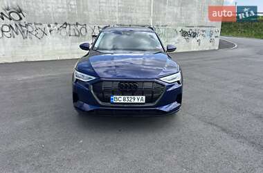 Внедорожник / Кроссовер Audi e-tron 2021 в 