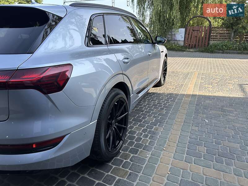 Внедорожник / Кроссовер Audi e-tron 2019 в Львове