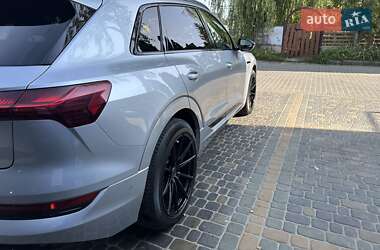 Внедорожник / Кроссовер Audi e-tron 2019 в 