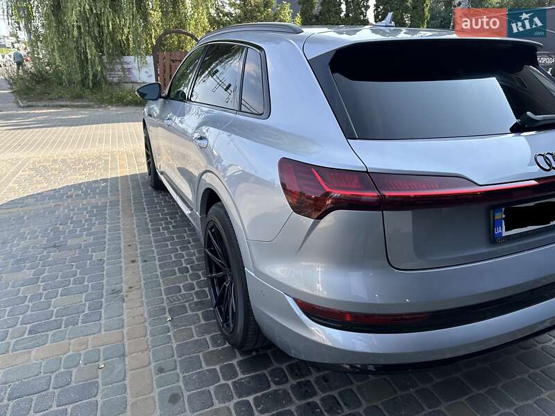 Внедорожник / Кроссовер Audi e-tron 2019 в Львове