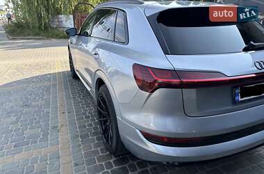Внедорожник / Кроссовер Audi e-tron 2019 в 