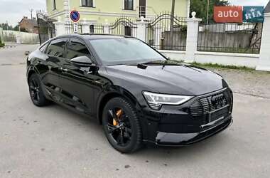 Позашляховик / Кросовер Audi e-tron 2020 в 