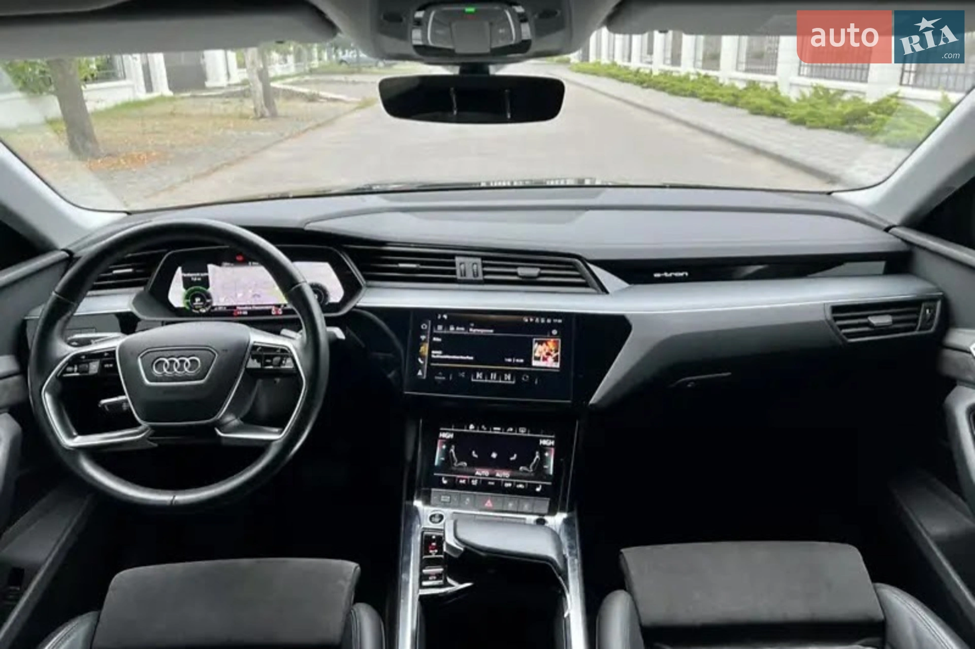 2020 Audi e-tron - мініатюра 24
