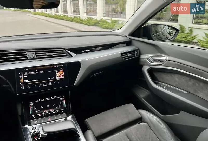 Внедорожник / Кроссовер Audi e-tron 2020 в Тернополе