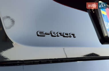 Позашляховик / Кросовер Audi e-tron 2023 в 