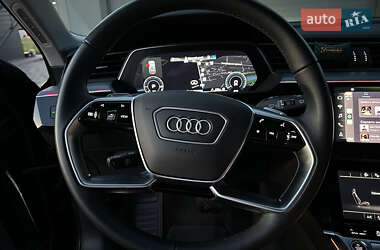Позашляховик / Кросовер Audi e-tron 2023 в 