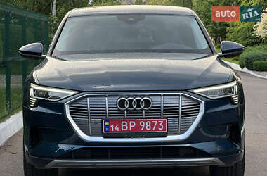 Внедорожник / Кроссовер Audi e-tron 2021 в 