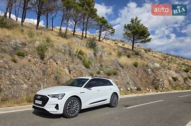 Внедорожник / Кроссовер Audi e-tron 2020 в 