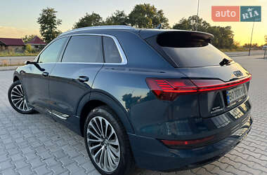 Внедорожник / Кроссовер Audi e-tron 2019 в 