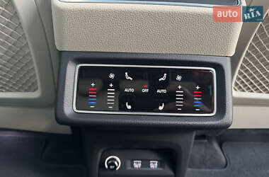 Внедорожник / Кроссовер Audi e-tron 2019 в 