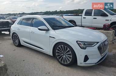 Внедорожник / Кроссовер Audi e-tron 2019 в 