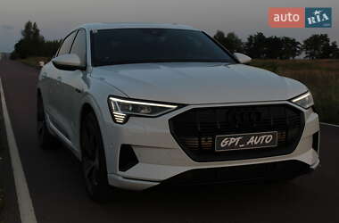 Внедорожник / Кроссовер Audi e-tron 2021 в 