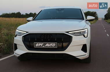 Внедорожник / Кроссовер Audi e-tron 2021 в 