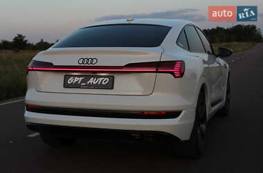 Внедорожник / Кроссовер Audi e-tron 2021 в 