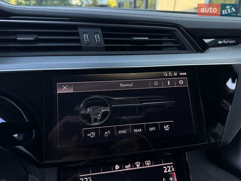 Внедорожник / Кроссовер Audi e-tron 2019 в Ужгороде