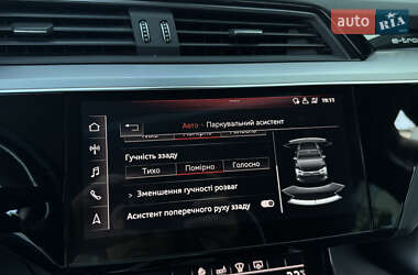 Внедорожник / Кроссовер Audi e-tron 2019 в 
