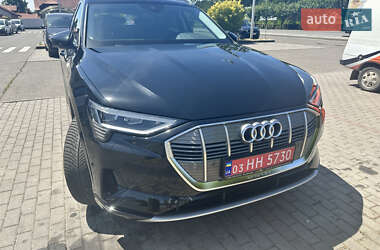 Внедорожник / Кроссовер Audi e-tron 2020 в 