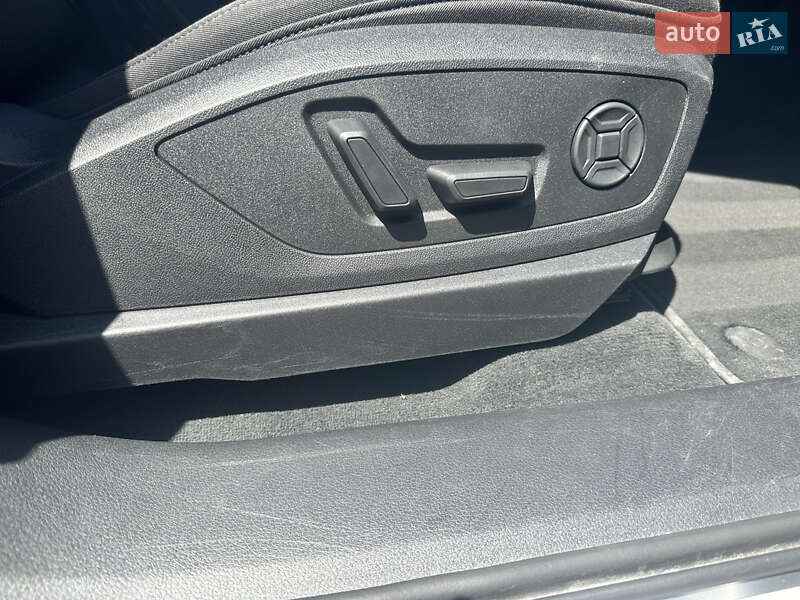 Внедорожник / Кроссовер Audi e-tron 2020 в Иршаве фото 10 Внедорожник / Кроссовер Audi e-tron 2020 в Иршаве