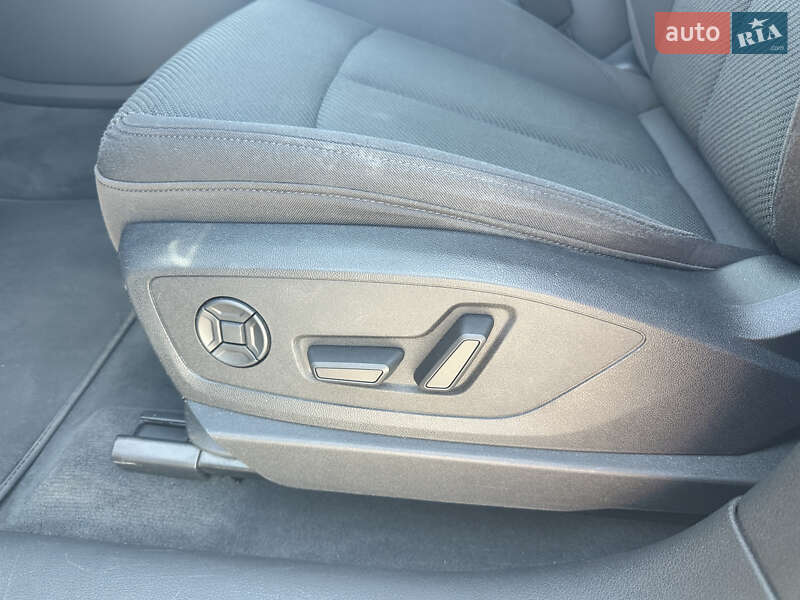 Внедорожник / Кроссовер Audi e-tron 2020 в Иршаве фото 21 Внедорожник / Кроссовер Audi e-tron 2020 в Иршаве