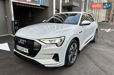 Внедорожник / Кроссовер Audi e-tron 2020 в 