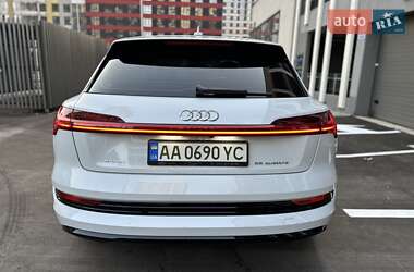 Внедорожник / Кроссовер Audi e-tron 2020 в 