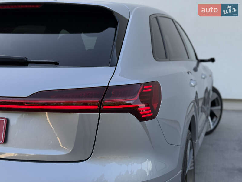 Внедорожник / Кроссовер Audi e-tron 2022 в Киеве