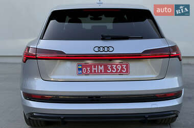 Внедорожник / Кроссовер Audi e-tron 2022 в 