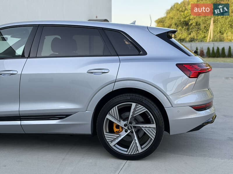 Внедорожник / Кроссовер Audi e-tron 2022 в Киеве