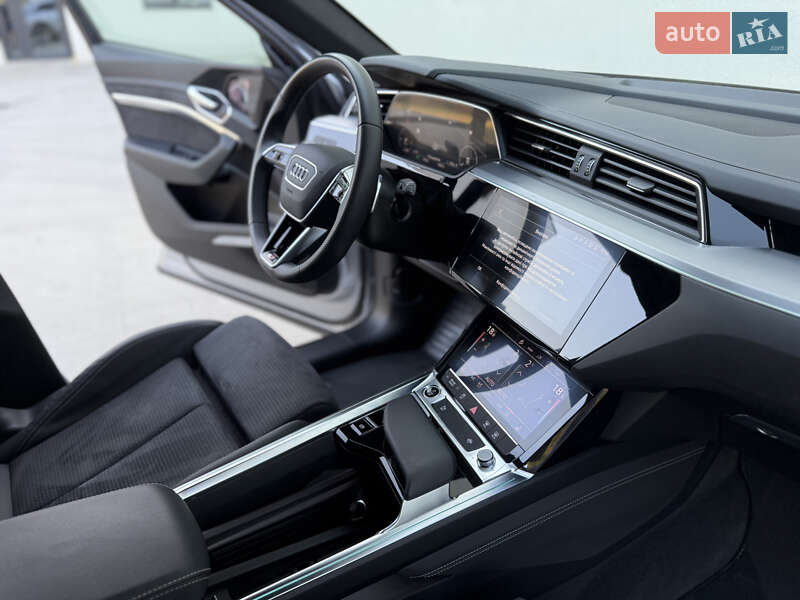 Внедорожник / Кроссовер Audi e-tron 2022 в Киеве