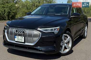 Внедорожник / Кроссовер Audi e-tron 2019 в 