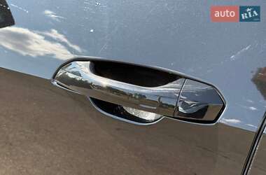 Внедорожник / Кроссовер Audi e-tron 2019 в 