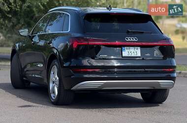 Внедорожник / Кроссовер Audi e-tron 2019 в 