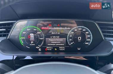 Внедорожник / Кроссовер Audi e-tron 2021 в 