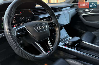 Внедорожник / Кроссовер Audi e-tron 2019 в 