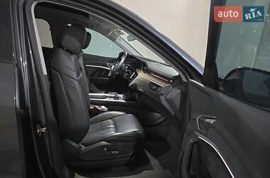 Внедорожник / Кроссовер Audi e-tron 2019 в 