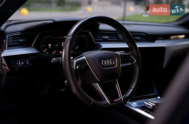Внедорожник / Кроссовер Audi e-tron 2019 в 