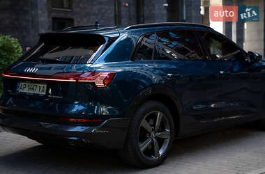 Внедорожник / Кроссовер Audi e-tron 2019 в 