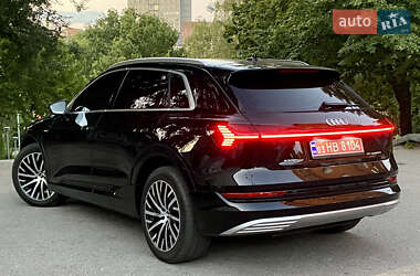 Внедорожник / Кроссовер Audi e-tron 2019 в 